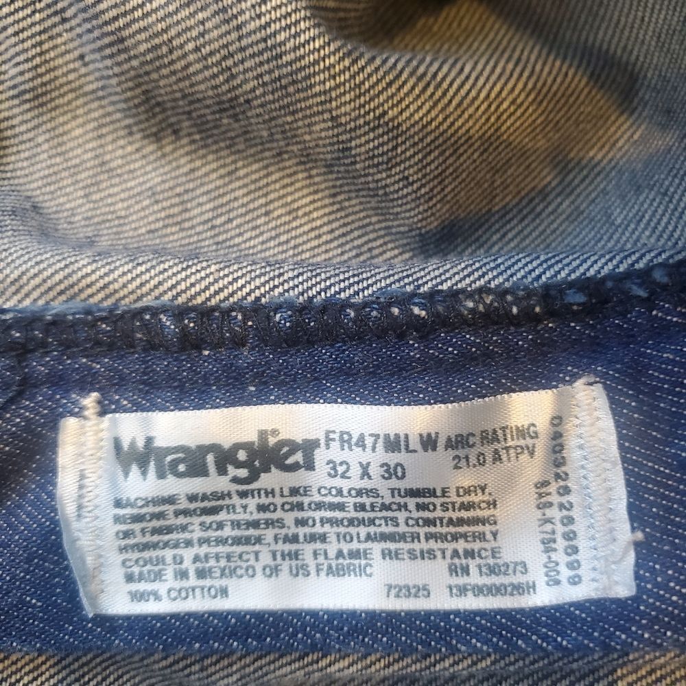 Wrangler Flame Resistant Jeans 32 x 30 - Picture 2 of 5